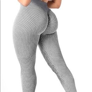 TikTok Scrunch Butt Leggings